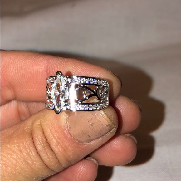 Size 6 White Gold Filled Wedding Ring - Picture 5 of 6